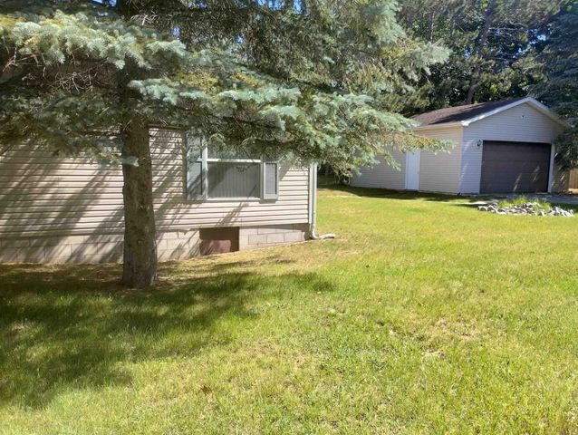 10495 Hunters Trail, Lake, MI 48632