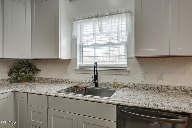 719 Walkers Bend Road, Gray, TN 37615