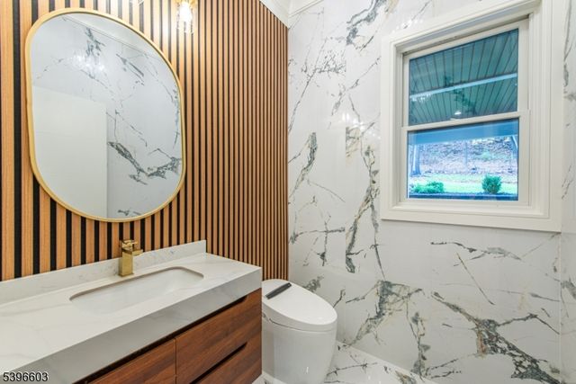 24 Cliffside Dr, Livingston Twp., NJ 07039