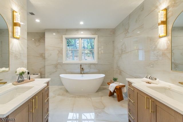 24 Cliffside Dr, Livingston Twp., NJ 07039