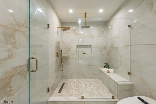 24 Cliffside Dr, Livingston Twp., NJ 07039