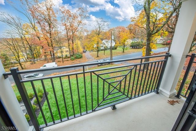 24 Cliffside Dr, Livingston Twp., NJ 07039