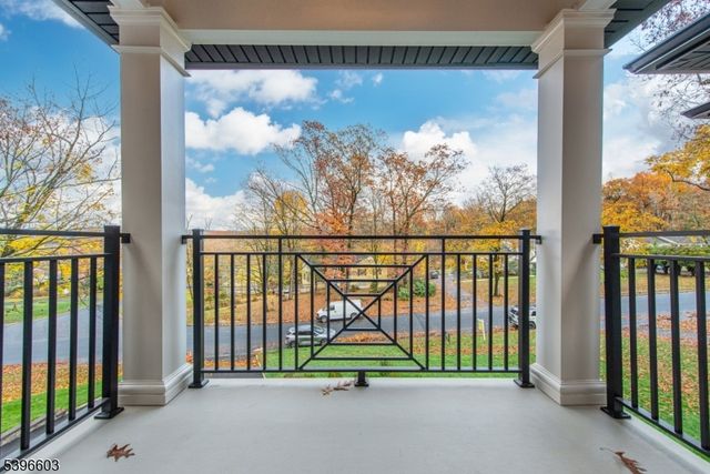 24 Cliffside Dr, Livingston Twp., NJ 07039