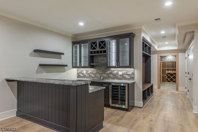 24 Cliffside Dr, Livingston Twp., NJ 07039