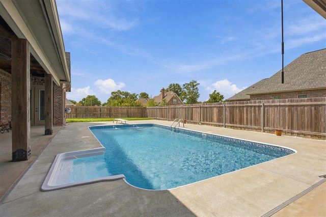 3720 Inwood Drive, Lake Charles, LA 70605