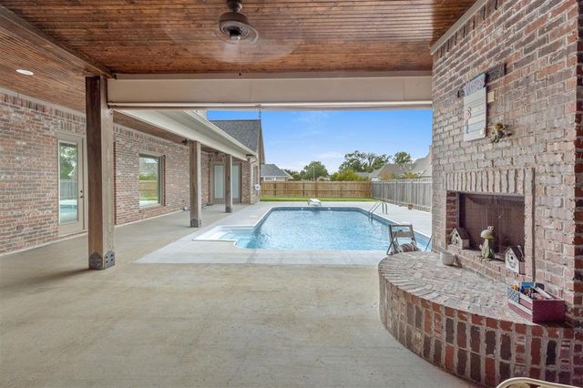 3720 Inwood Drive, Lake Charles, LA 70605