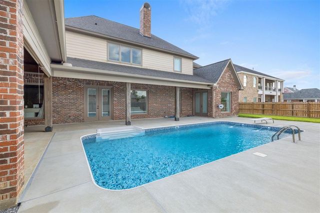 3720 Inwood Drive, Lake Charles, LA 70605