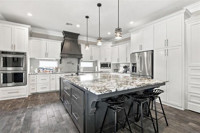 3720 Inwood Drive, Lake Charles, LA 70605