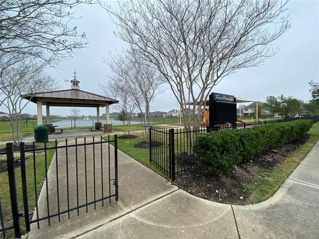 17518 Stamford Oaks Drive, Tomball, TX 77377