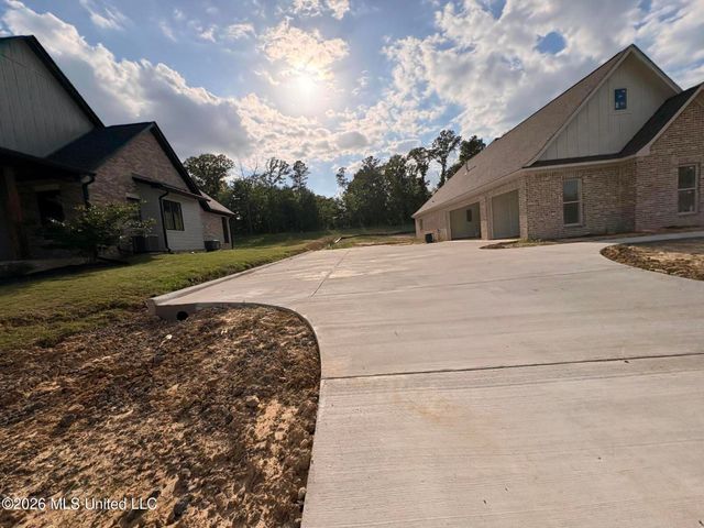 116 Richburg Court, Pearl, MS 39208