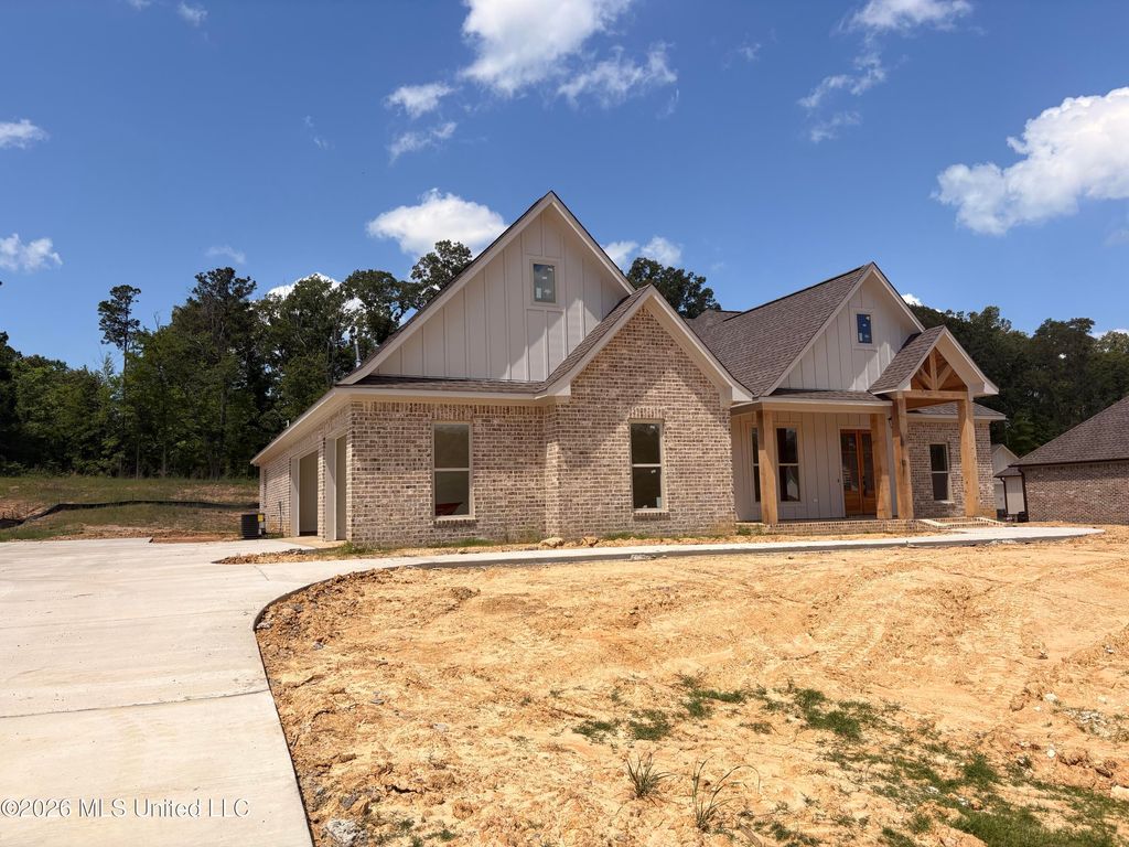 116 Richburg Court, Pearl, MS 39208