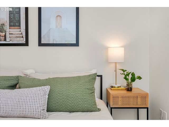 9601 Nw MILLER HILL Dr, Portland, OR 97229
