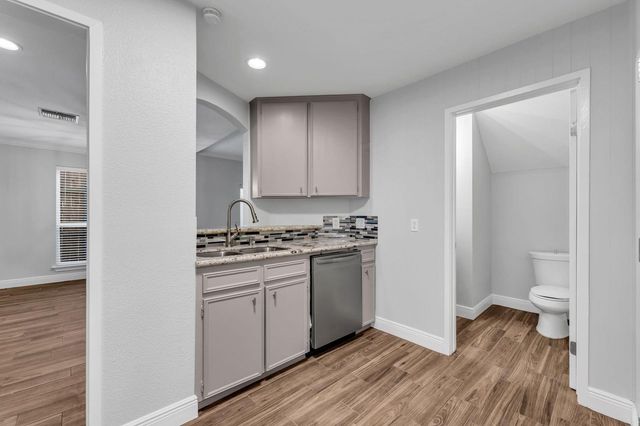 1829 Bering Drive 2, Houston, TX 77057