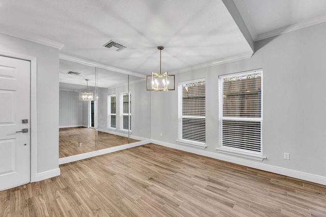 1829 Bering Drive 2, Houston, TX 77057