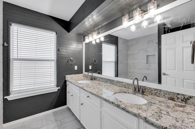 1829 Bering Drive 2, Houston, TX 77057