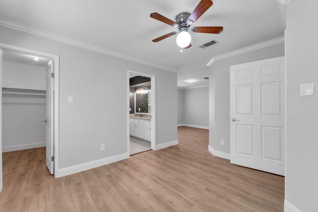 1829 Bering Drive 2, Houston, TX 77057