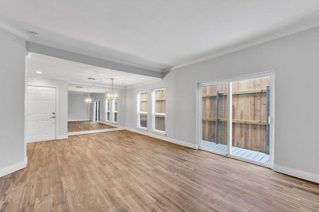 1829 Bering Drive 2, Houston, TX 77057