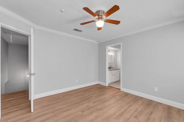 1829 Bering Drive 2, Houston, TX 77057