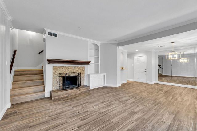 1829 Bering Drive 2, Houston, TX 77057