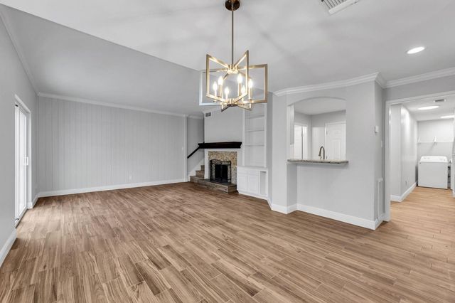 1829 Bering Drive 2, Houston, TX 77057