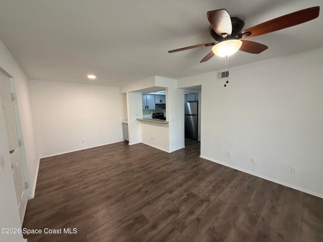 975 NE Sonesta Avenue NE 201, Palm Bay, FL 32905
