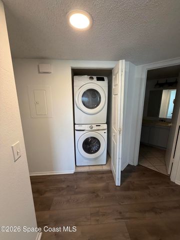 975 NE Sonesta Avenue NE 201, Palm Bay, FL 32905
