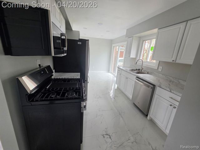 459 New York Avenue, Lincoln Park, MI 48146