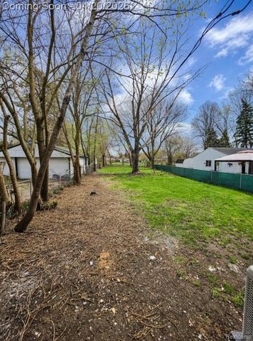 459 New York Avenue, Lincoln Park, MI 48146