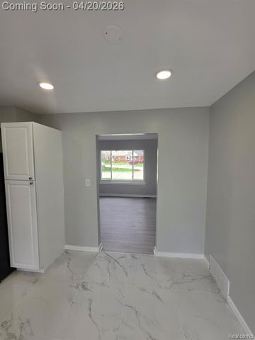 459 New York Avenue, Lincoln Park, MI 48146