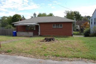 560 Margrave Drive, Harriman, TN 37748