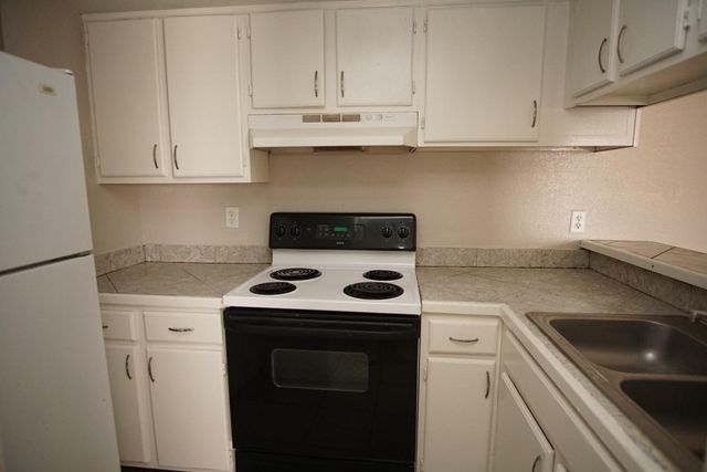4700 Maxwell Avenue 10, El Paso, TX 79904