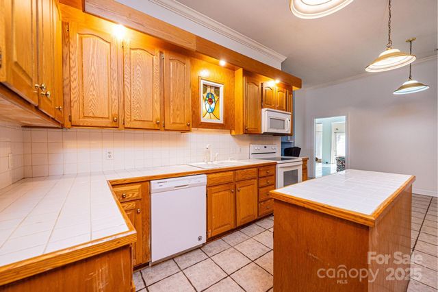 5567 Reid Road, Granite Falls, NC 28630