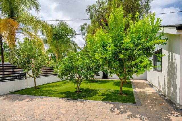 7851 Mary Ellen Avenue, North Hollywood, CA 91605