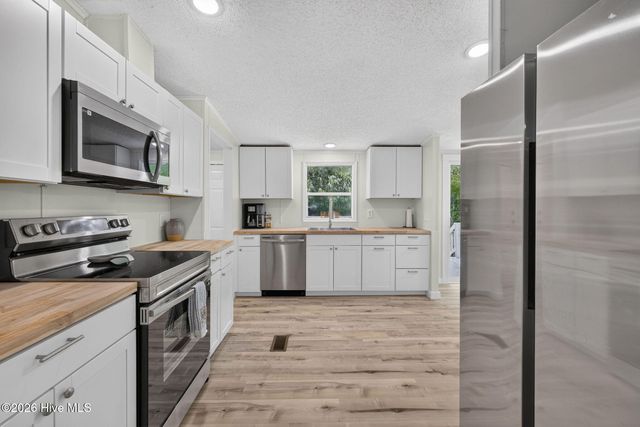 145 Bellhammon Forest Drive, Rocky Point, NC 28457