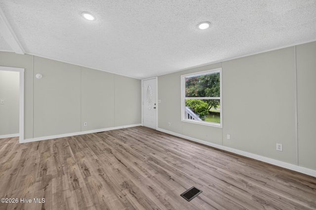 145 Bellhammon Forest Drive, Rocky Point, NC 28457