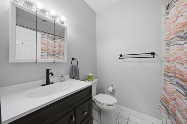 2217 W Farwell Avenue 4B, Chicago, IL 60645