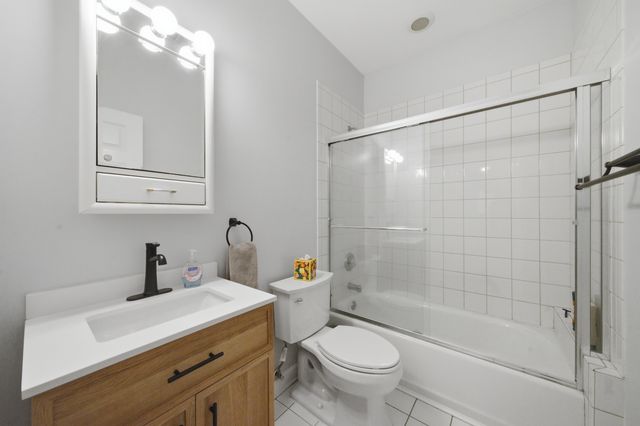 2217 W Farwell Avenue 4B, Chicago, IL 60645