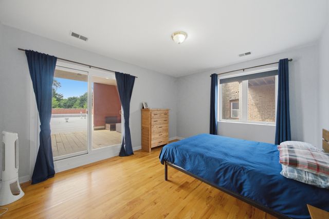 2217 W Farwell Avenue 4B, Chicago, IL 60645