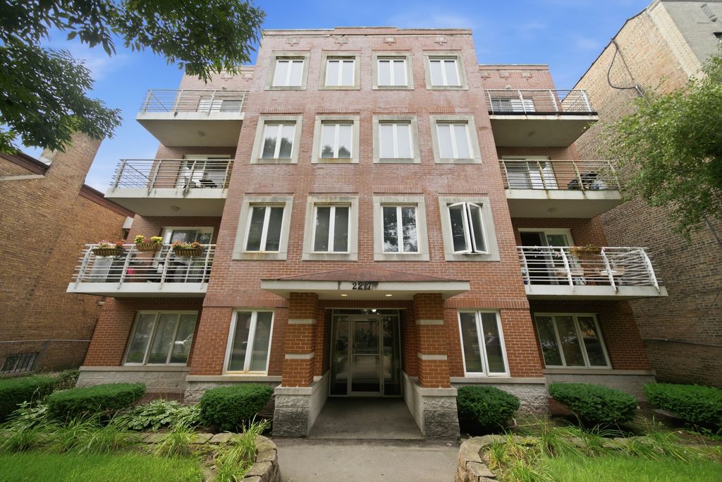2217 W Farwell Avenue 4B, Chicago, IL 60645