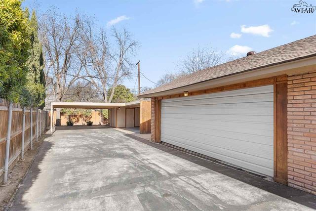 2304 IRVING PLACE, Wichita Falls, TX 76308
