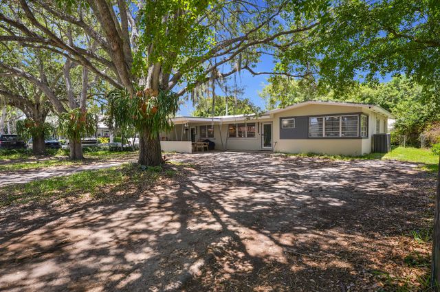 27 NE 18th Street, Homestead, FL 33030