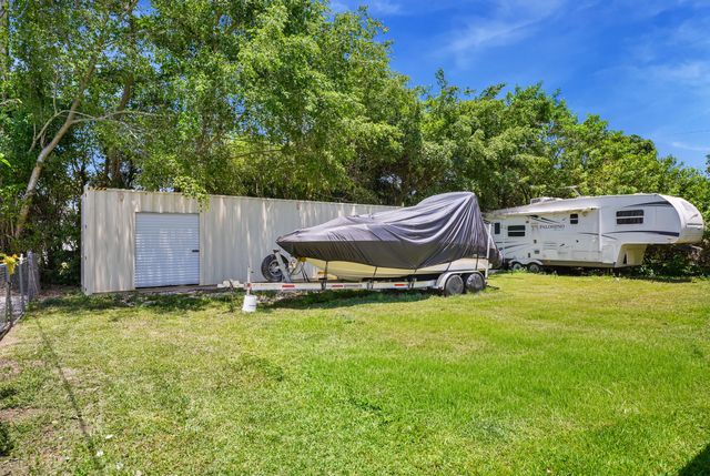 27 NE 18th Street, Homestead, FL 33030