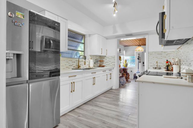 27 NE 18th Street, Homestead, FL 33030
