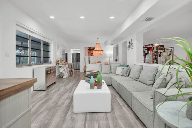 27 NE 18th Street, Homestead, FL 33030