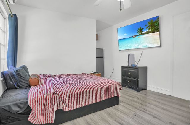 27 NE 18th Street, Homestead, FL 33030