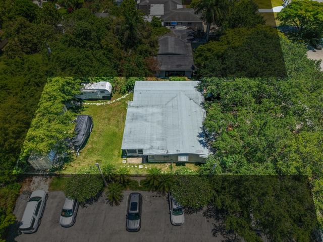 27 NE 18th Street, Homestead, FL 33030