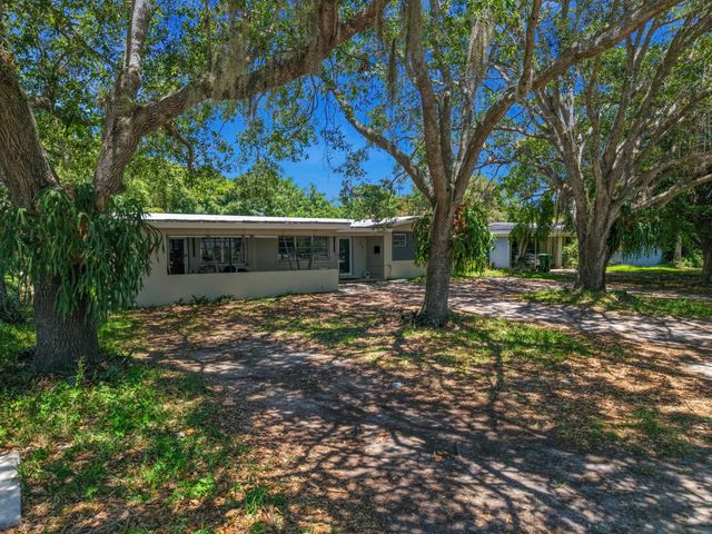 27 NE 18th Street, Homestead, FL 33030