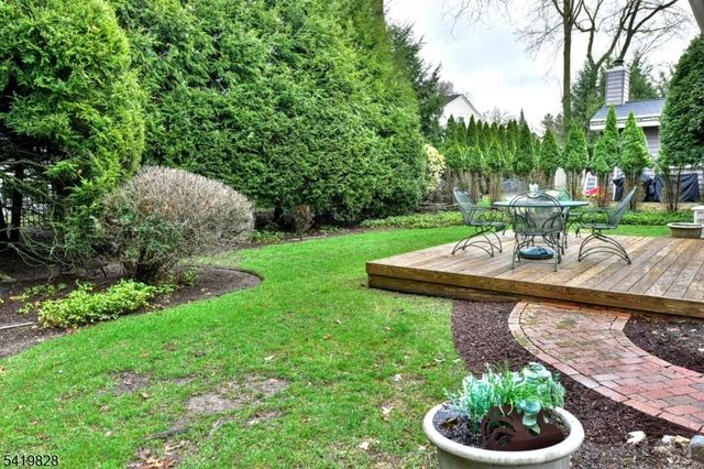 314 Canterbury Dr, Ramsey Boro, NJ 07446