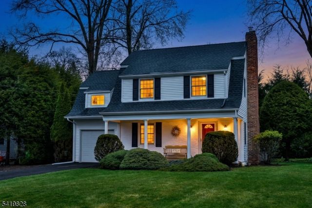 314 Canterbury Dr, Ramsey Boro, NJ 07446