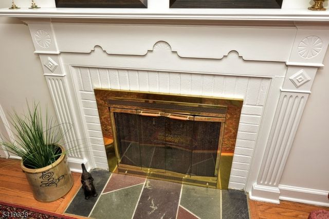 314 Canterbury Dr, Ramsey Boro, NJ 07446